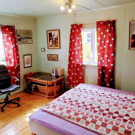 Summer Bedroom, Outside Toilet, Shower, Kitchen. 120 M From Sandbach. Bräcke Eksteriør bilde