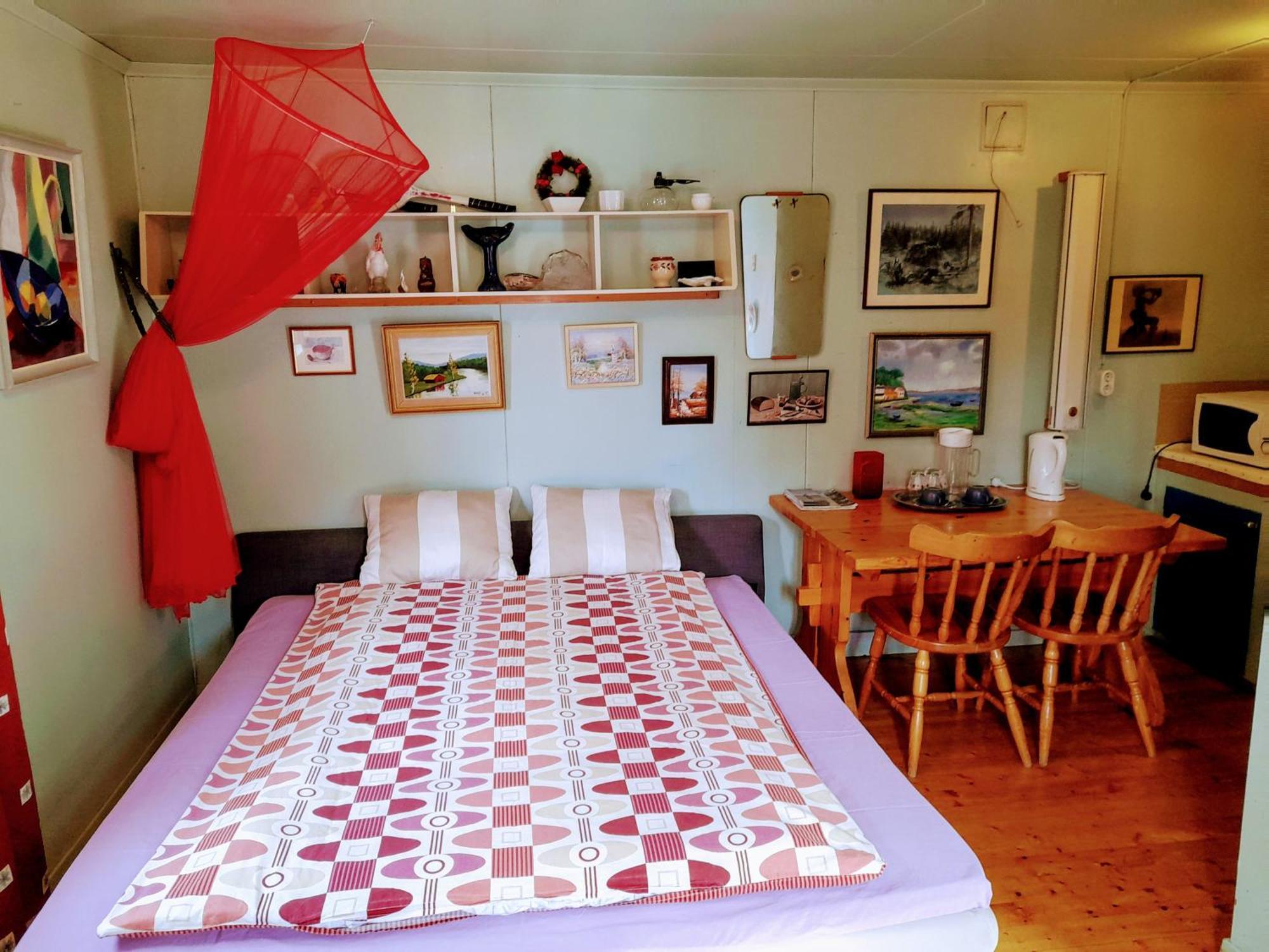 Summer Bedroom, Outside Toilet, Shower, Kitchen. 120 M From Sandbach. Bräcke Eksteriør bilde
